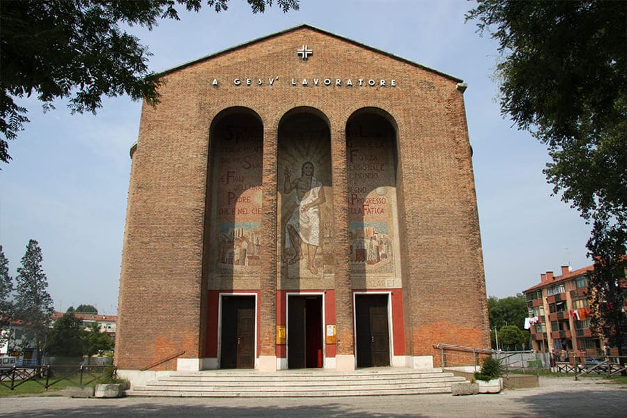 Facciata della chiesa